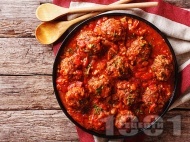 Рецепта Търкаляни кюфтета в доматен сос